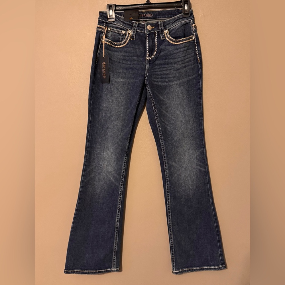 SHYANNE Mid Rise Bootcut Denim Jeans Embroidered Flap Bling Pockets 28x32 NWT